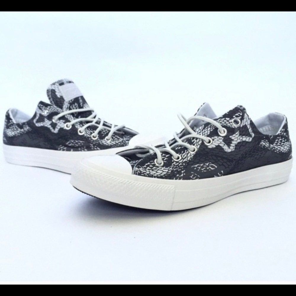 Converse 7.5 snakeskin print sneakers